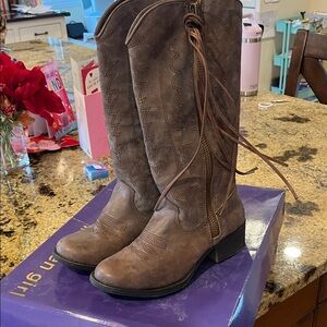 Madden Girl brown cowgirl boots women size 6